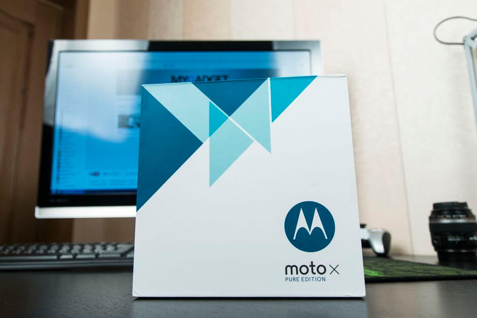 огромная коробка Motorola Moto X Style