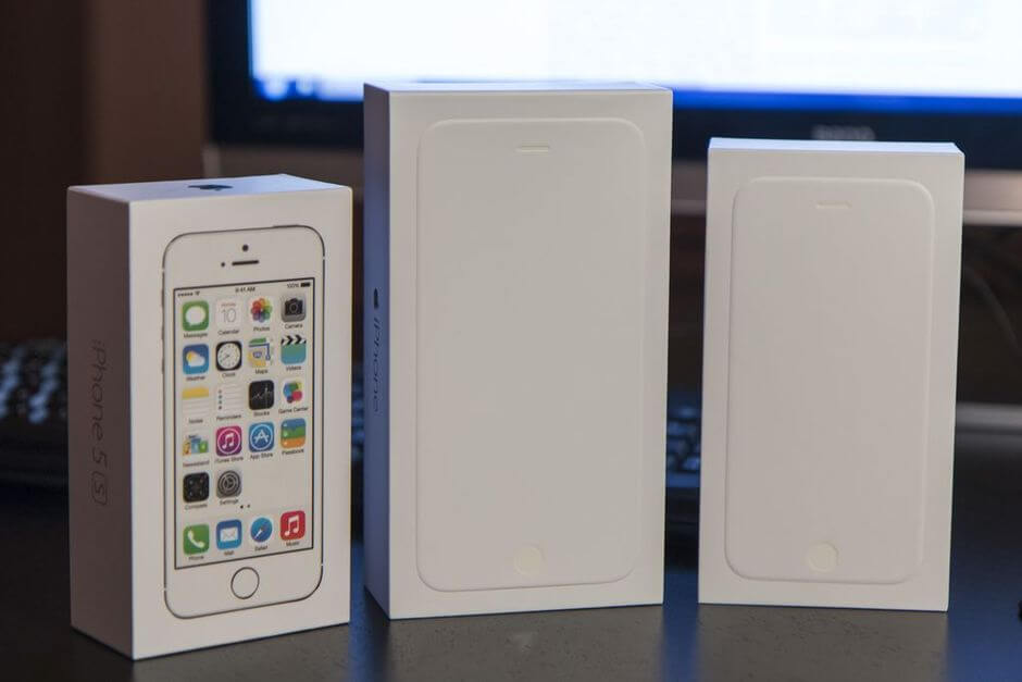 упаковка Apple iPhone 6 Plus в сравнении с упаковкой iPhone 5S и iPhone 6