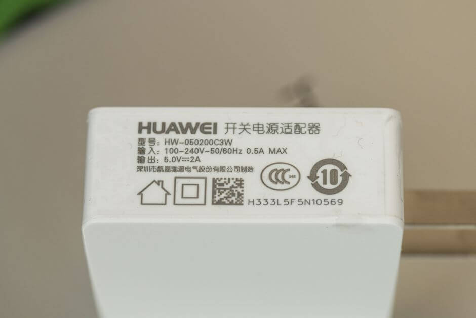 адаптер питания из комплектации Huawei Honor X2
