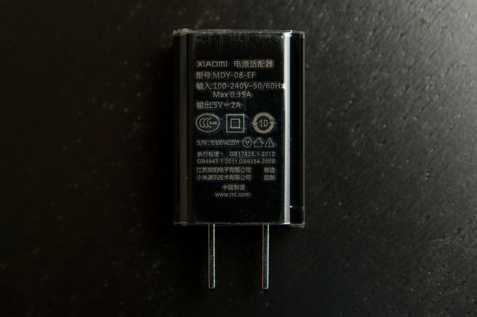 зарядное устройство на 5В и 2А для Xiaomi Mi Pad 2